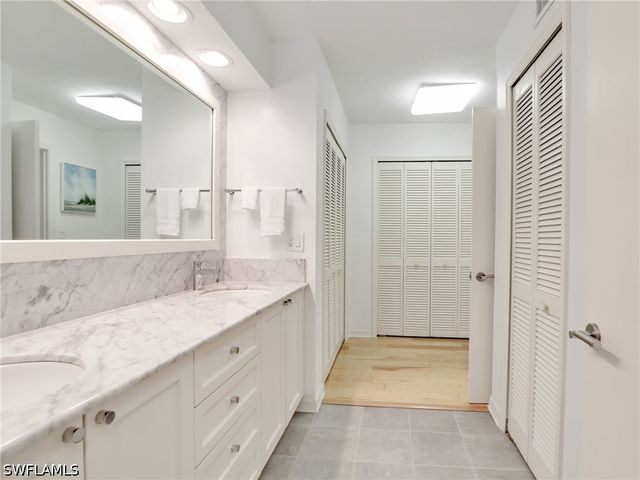 10851 Gulf Shore DR 605, Naples, FL 34108