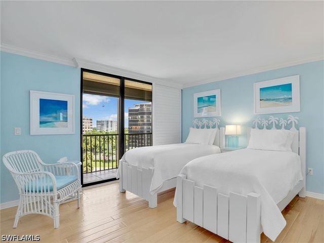 10851 Gulf Shore DR 605, Naples, FL 34108