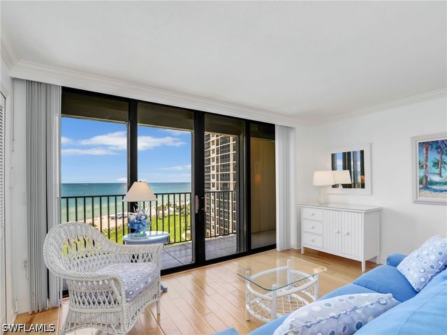 10851 Gulf Shore DR 605, Naples, FL 34108
