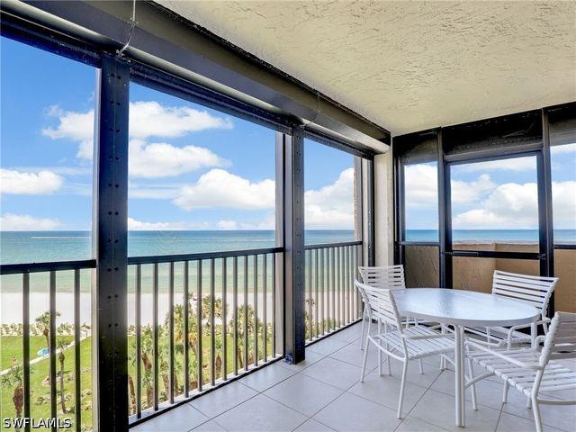 10851 Gulf Shore DR 605, Naples, FL 34108