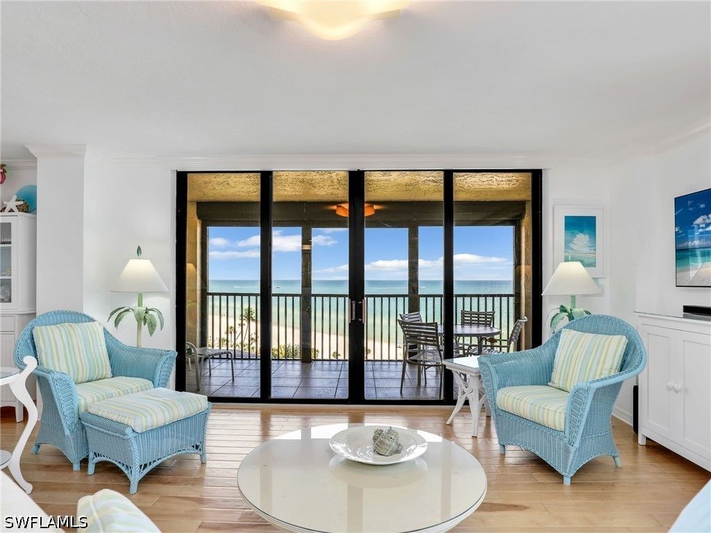 10851 Gulf Shore DR 605, Naples, FL 34108