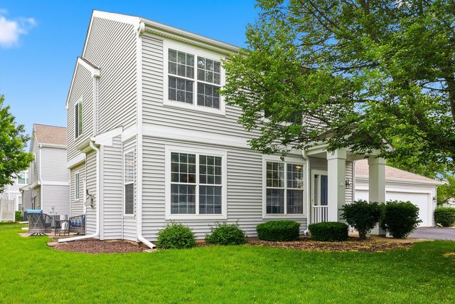 215 Grays Drive, Oswego, IL 60543