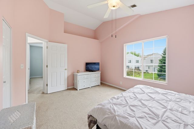 215 Grays Drive, Oswego, IL 60543