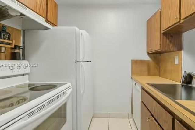 7151 Miami Lakes Dr P-22, Miami Lakes, FL 33014