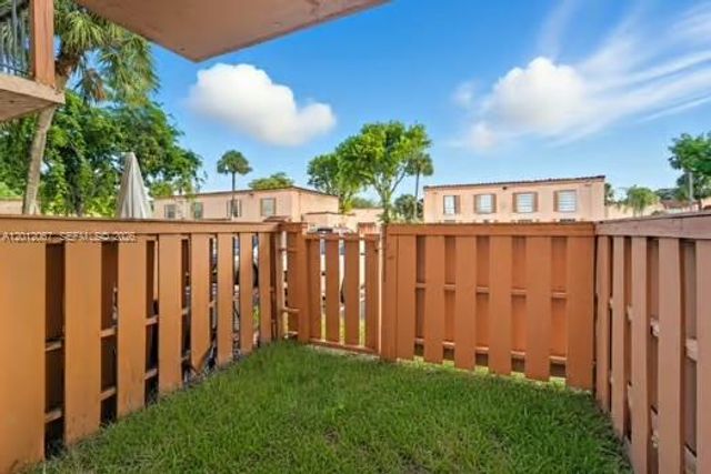 7151 Miami Lakes Dr P-22, Miami Lakes, FL 33014