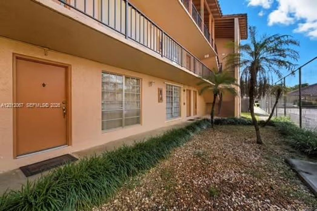 7151 Miami Lakes Dr P-22, Miami Lakes, FL 33014