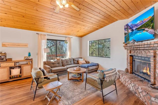 31701 Panorama, Running Springs, CA 92382