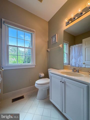 129 BERWICK DR, West Chester, PA 19382