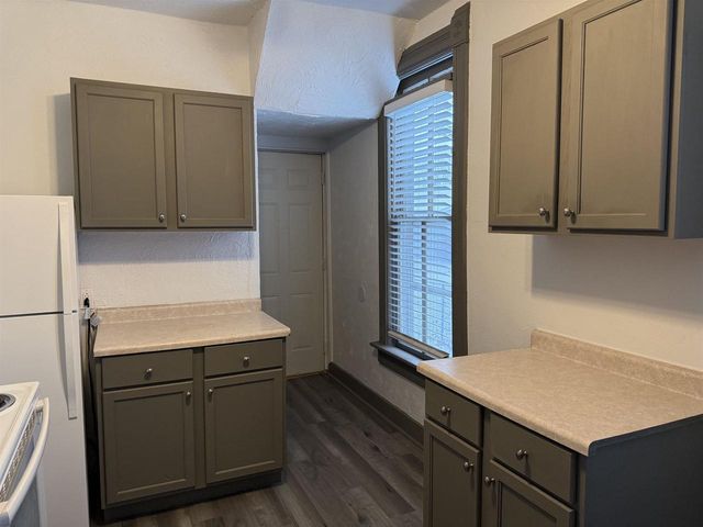 1400 KNAPP STREET, Oshkosh, WI 54902