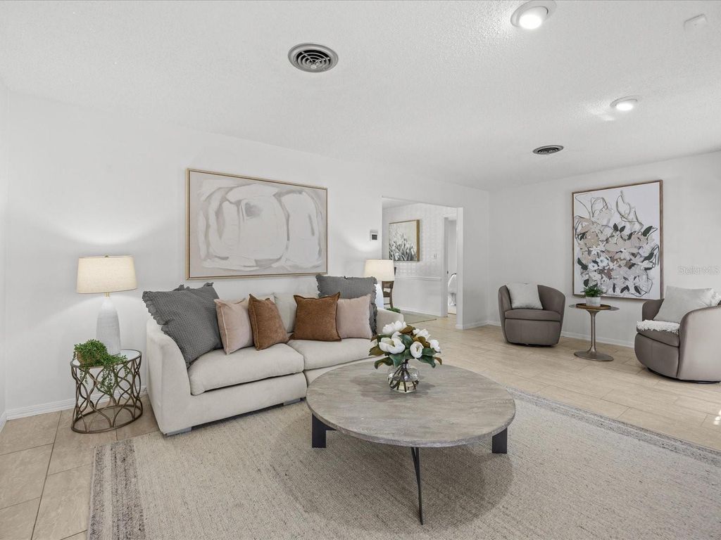 Image 4 of property listing at 2625 SUMMERFIELD ROAD, Winter Park, FL 32792