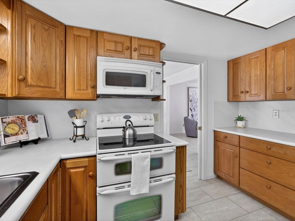 Image 9 of property listing at 2625 SUMMERFIELD ROAD, Winter Park, FL 32792