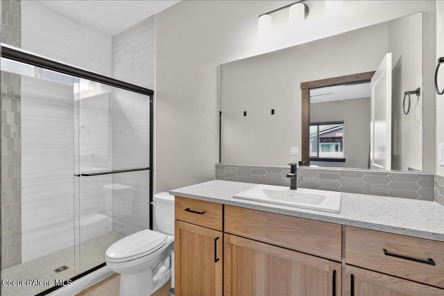 4302 N Donovan LN, Post Falls, ID 83854