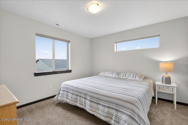 4302 N Donovan LN, Post Falls, ID 83854