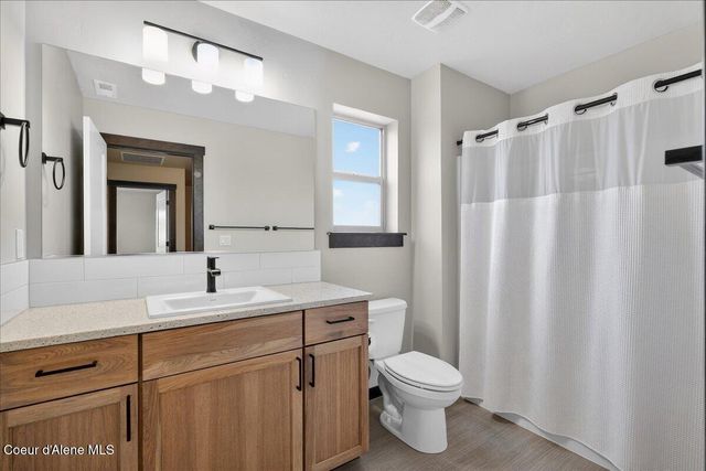 4302 N Donovan LN, Post Falls, ID 83854