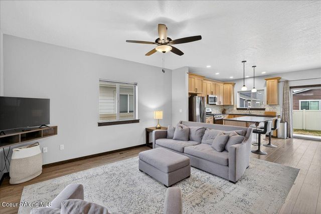 4302 N Donovan LN, Post Falls, ID 83854