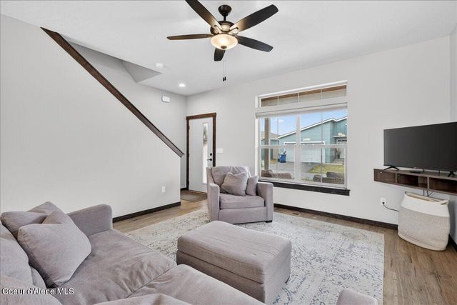 4302 N Donovan LN, Post Falls, ID 83854