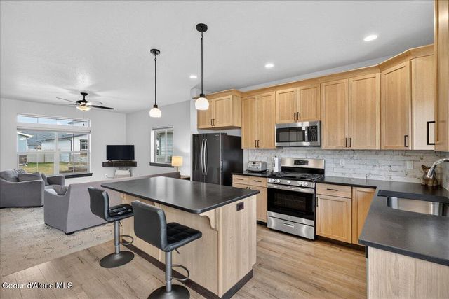 4302 N Donovan LN, Post Falls, ID 83854