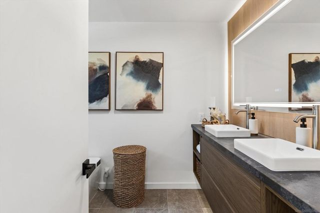 4640 Waverly Rd, Oceanside, CA 92056