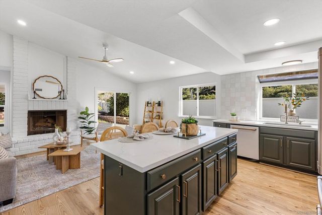 4640 Waverly Rd, Oceanside, CA 92056
