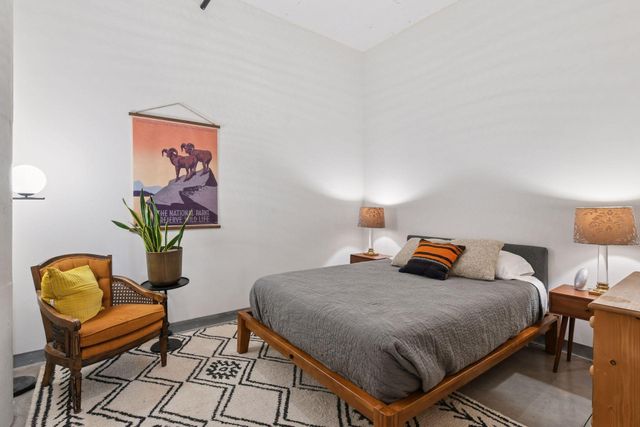 250 Park Avenue 610, Minneapolis, MN 55415