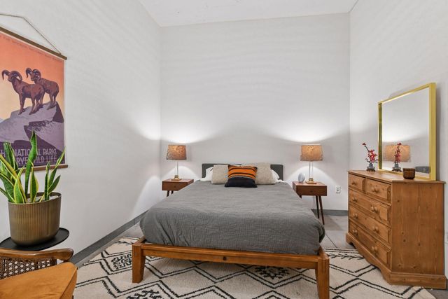 250 Park Avenue 610, Minneapolis, MN 55415