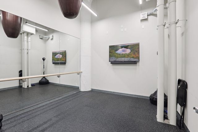 250 Park Avenue 610, Minneapolis, MN 55415