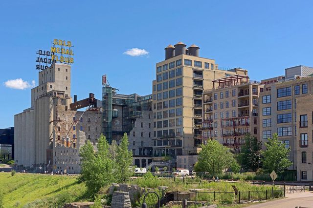 250 Park Avenue 610, Minneapolis, MN 55415