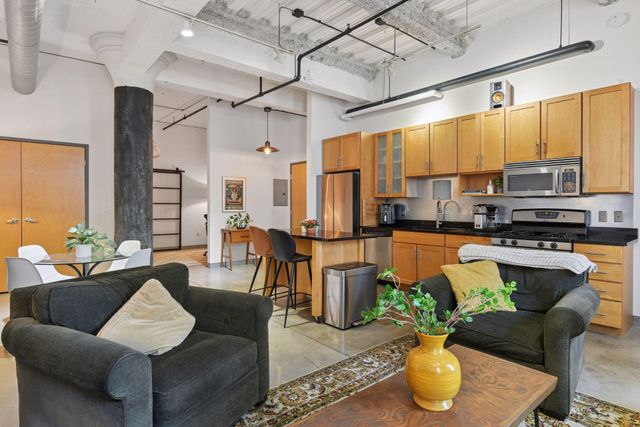 250 Park Avenue 610, Minneapolis, MN 55415