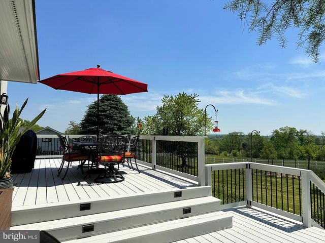 2382 BERGEY RD, Harleysville, PA 19438