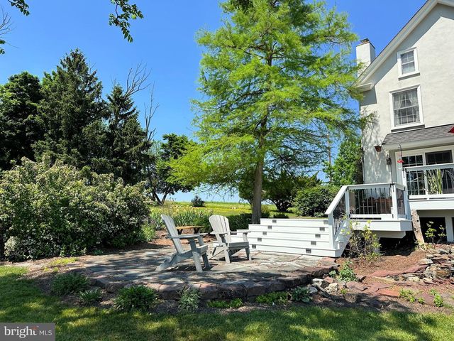 2382 BERGEY RD, Harleysville, PA 19438