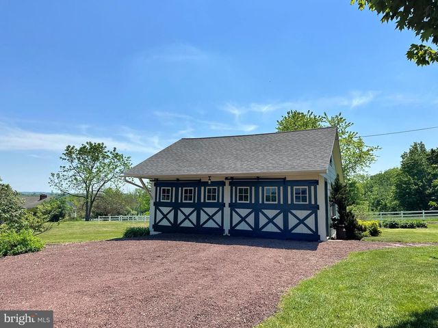 2382 BERGEY RD, Harleysville, PA 19438