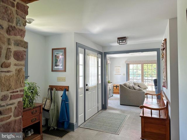 2382 BERGEY RD, Harleysville, PA 19438