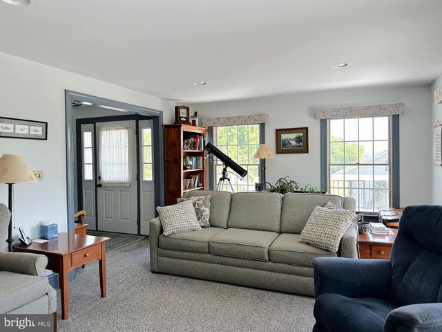 2382 BERGEY RD, Harleysville, PA 19438