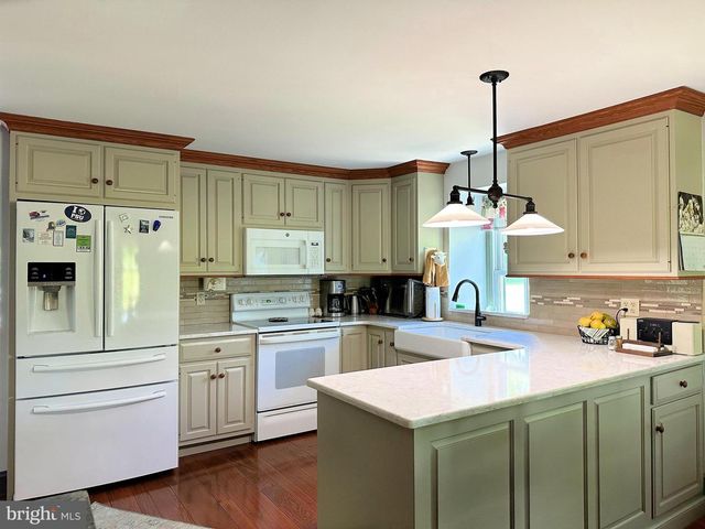 2382 BERGEY RD, Harleysville, PA 19438