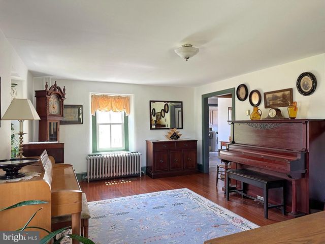 2382 BERGEY RD, Harleysville, PA 19438