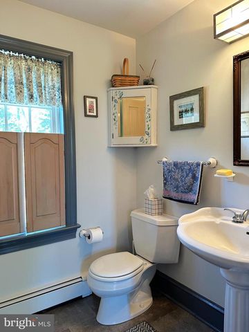 2382 BERGEY RD, Harleysville, PA 19438