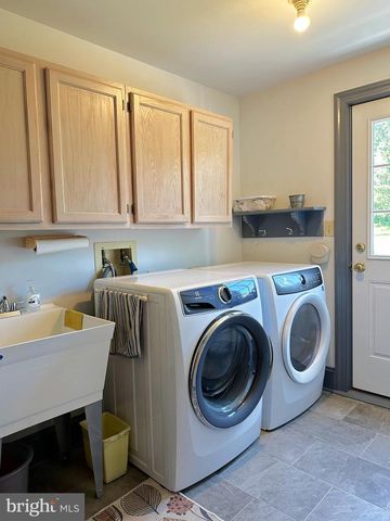 2382 BERGEY RD, Harleysville, PA 19438
