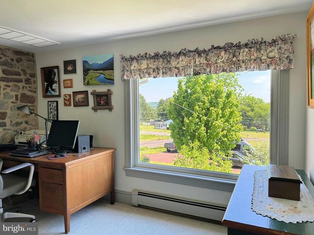 2382 BERGEY RD, Harleysville, PA 19438