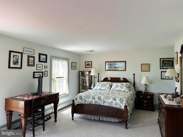2382 BERGEY RD, Harleysville, PA 19438
