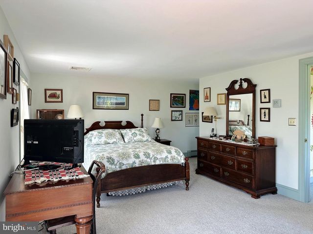 2382 BERGEY RD, Harleysville, PA 19438