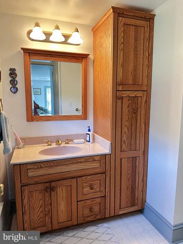 2382 BERGEY RD, Harleysville, PA 19438