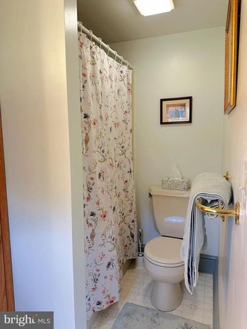 2382 BERGEY RD, Harleysville, PA 19438