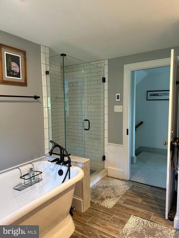 2382 BERGEY RD, Harleysville, PA 19438
