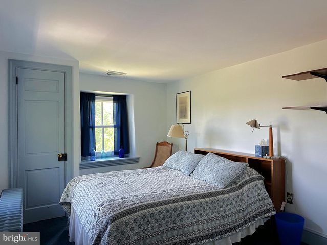 2382 BERGEY RD, Harleysville, PA 19438