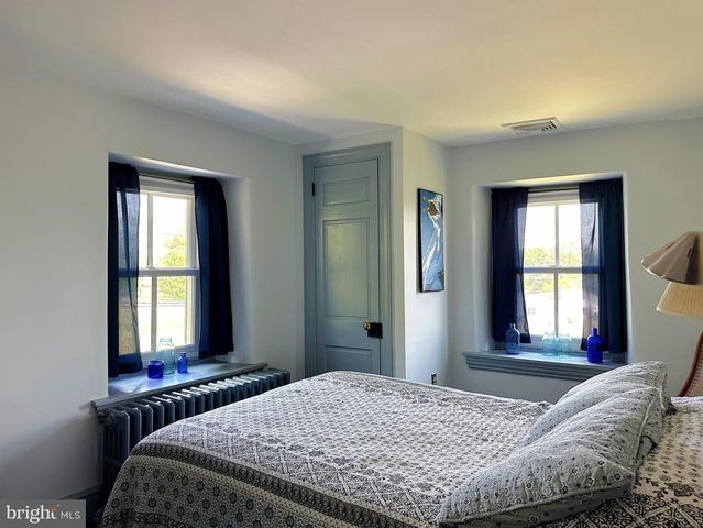 2382 BERGEY RD, Harleysville, PA 19438