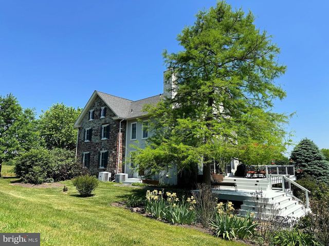 2382 BERGEY RD, Harleysville, PA 19438