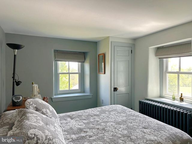 2382 BERGEY RD, Harleysville, PA 19438