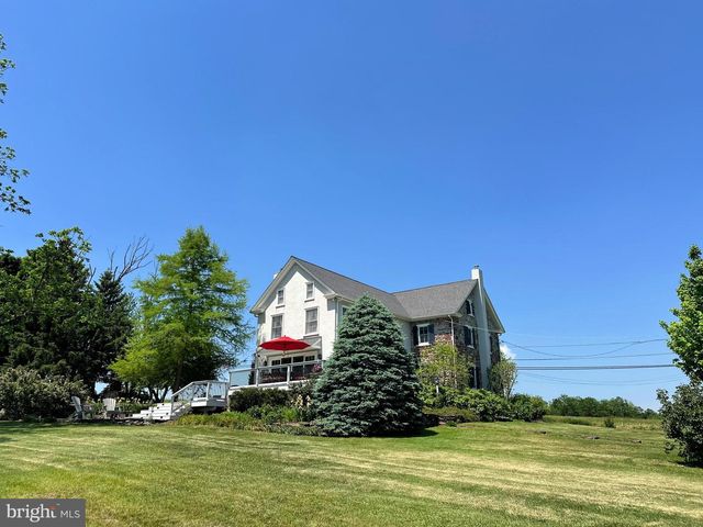 2382 BERGEY RD, Harleysville, PA 19438