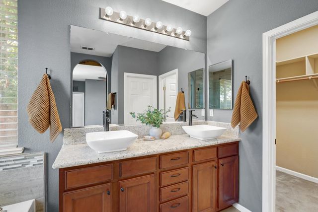 11746 Kouros Way, Rancho Cordova, CA 95742