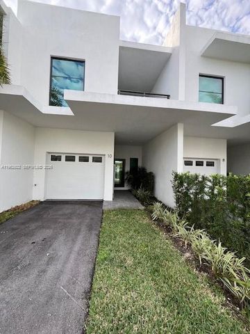 2526 Pierce St 15, Hollywood, FL 33020